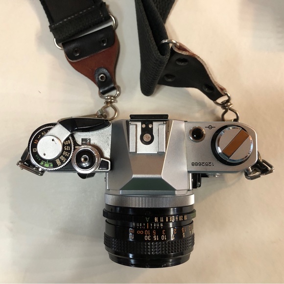 Vintage Canon AE-1 w/ 50mm Lens, ZYKKOR Flash, Canon FD 100-200/5.6 Zoom etc. - Picture 6 of 13